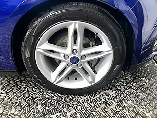 Used 2015 Ford Focus Titanium Deep Impact Blue - Interior and Exterior details 18