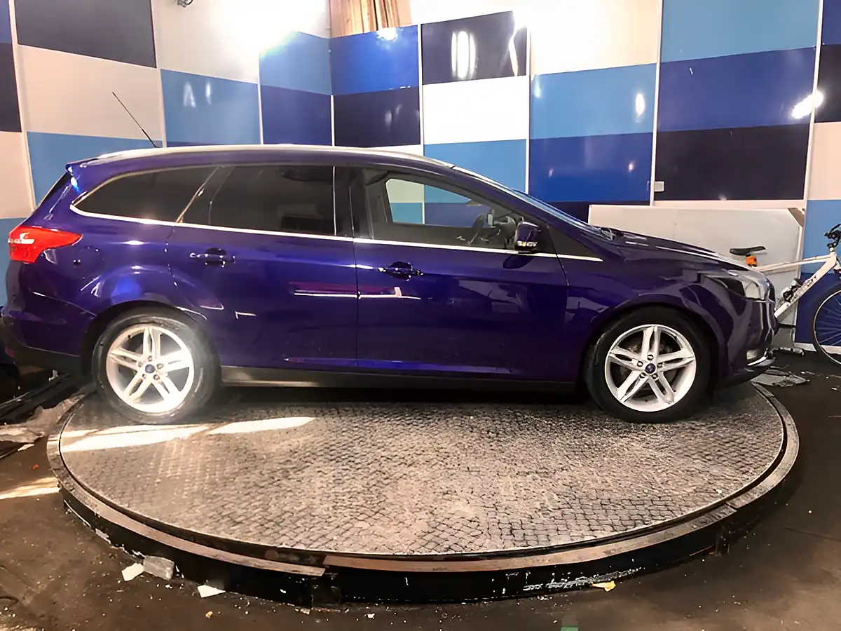Used 2015 Ford Focus Titanium Deep Impact Blue - Interior and Exterior details 7