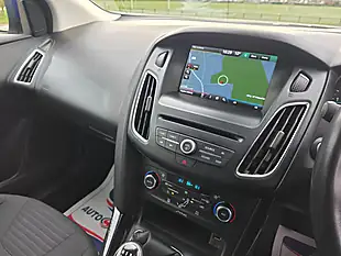 Used 2015 Ford Focus Titanium Euro 5 Blue - Interior and Exterior details 15
