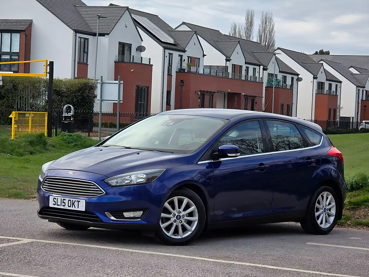Used 2015 Ford Focus Titanium Euro 5 Blue - Interior and Exterior details 3