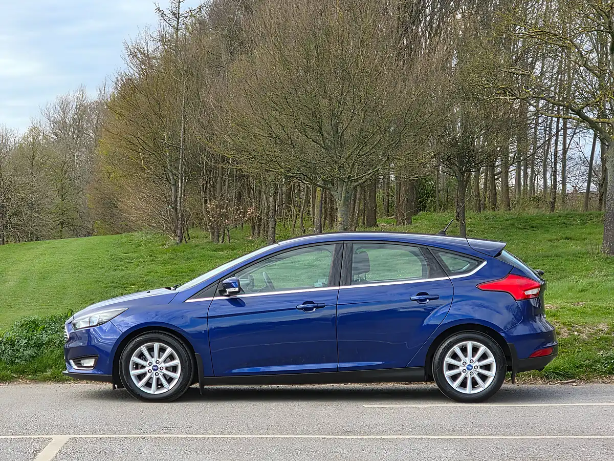 Used 2015 Ford Focus Titanium Euro 5 Blue - Interior and Exterior details 4