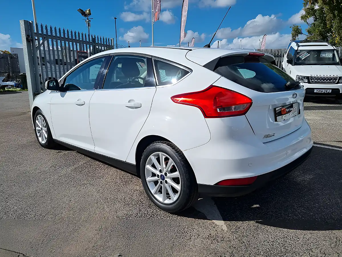 Used 2015 Ford Focus Titanium Frozen White - Interior and Exterior details 5