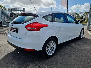 Used 2015 Ford Focus Titanium Frozen White - Interior and Exterior details 7