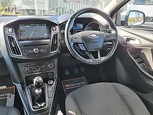 Used 2015 Ford Focus Titanium Frozen White - Interior and Exterior details 9