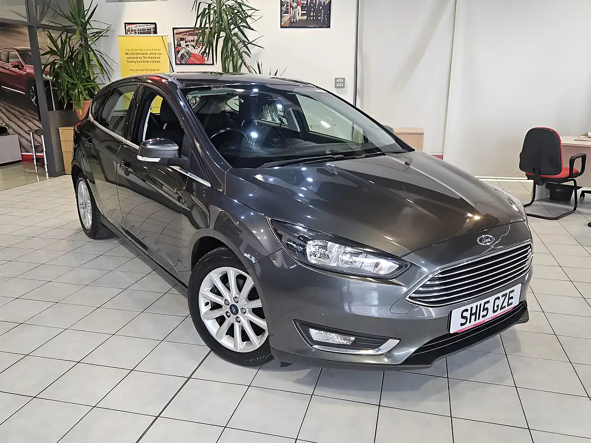 Used 2015 Ford Focus Titanium Grey - Front View
