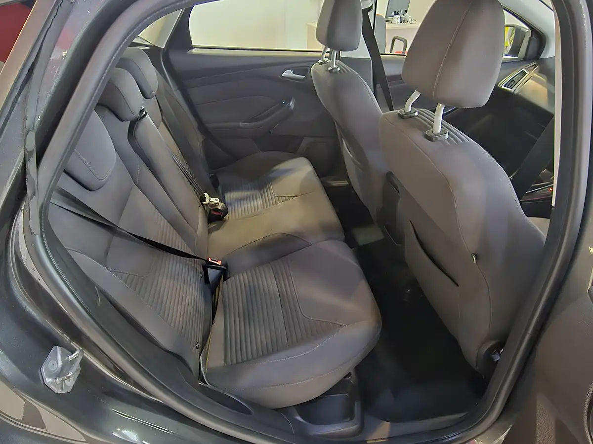 Used 2015 Ford Focus Titanium Grey - Interior and Exterior details 10
