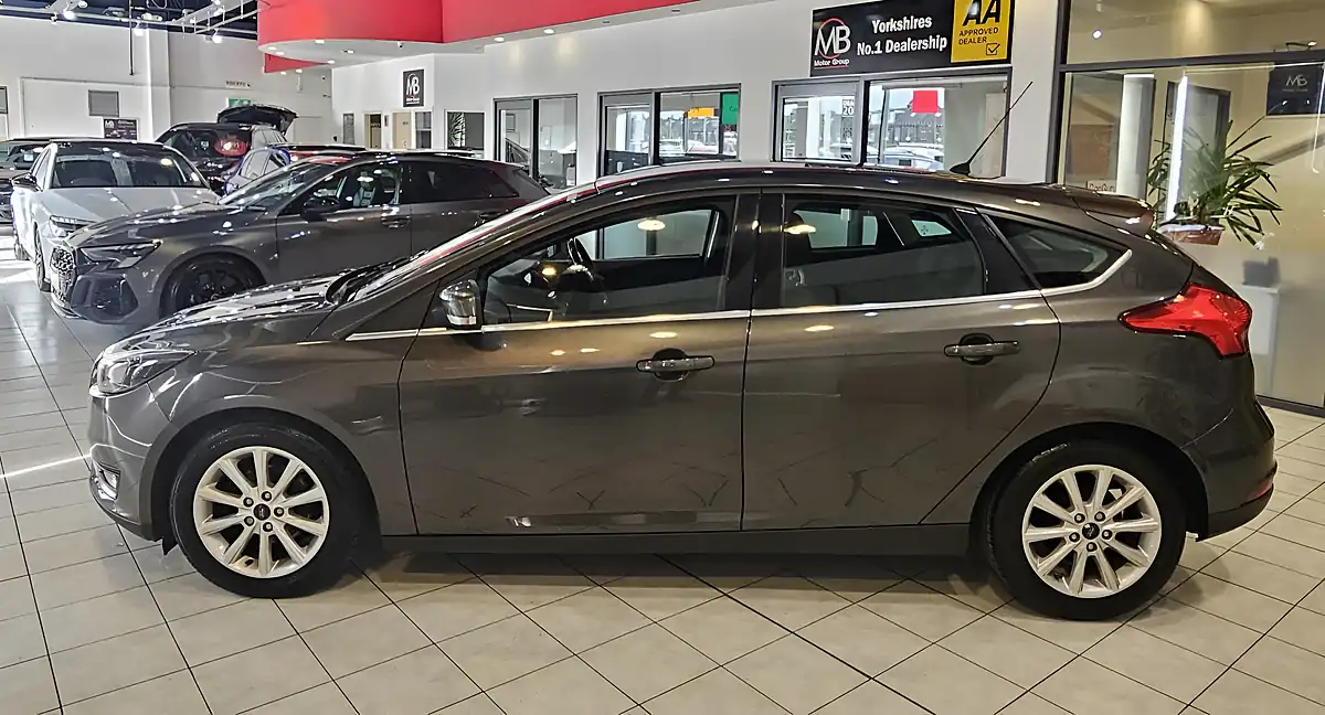 Used 2015 Ford Focus Titanium Grey - Interior and Exterior details 4