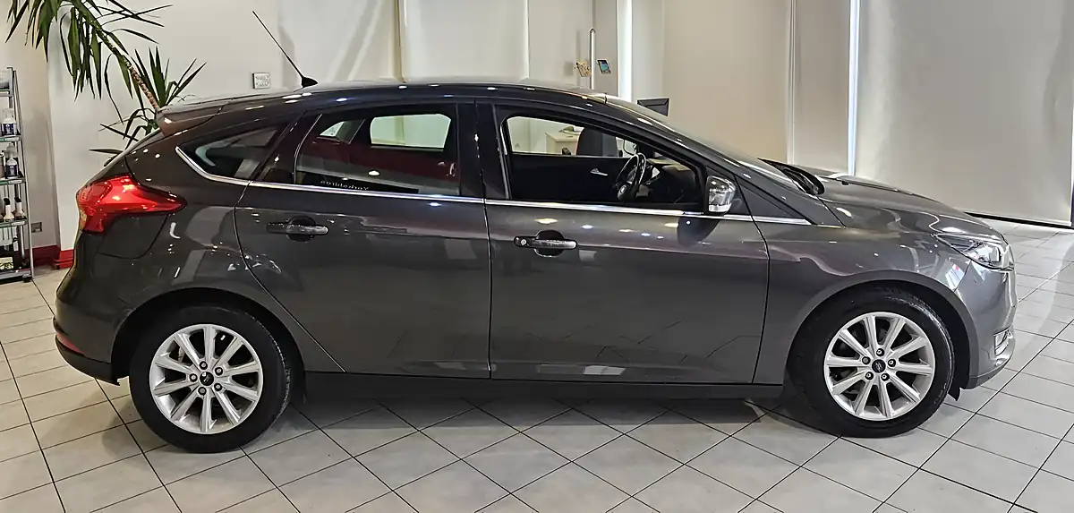 Used 2015 Ford Focus Titanium Grey - Interior and Exterior details 9