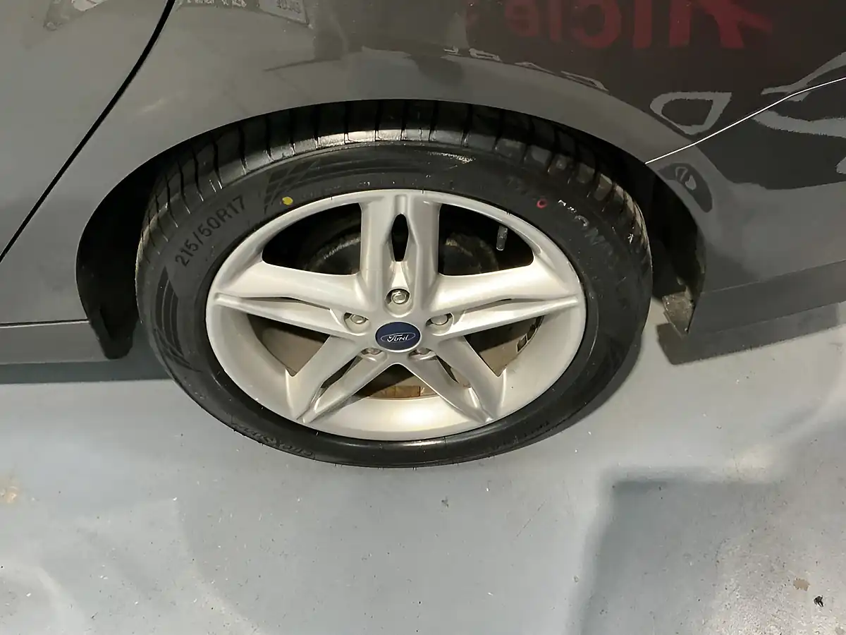 Used 2015 Ford Focus Titanium Grey - Interior and Exterior details 10