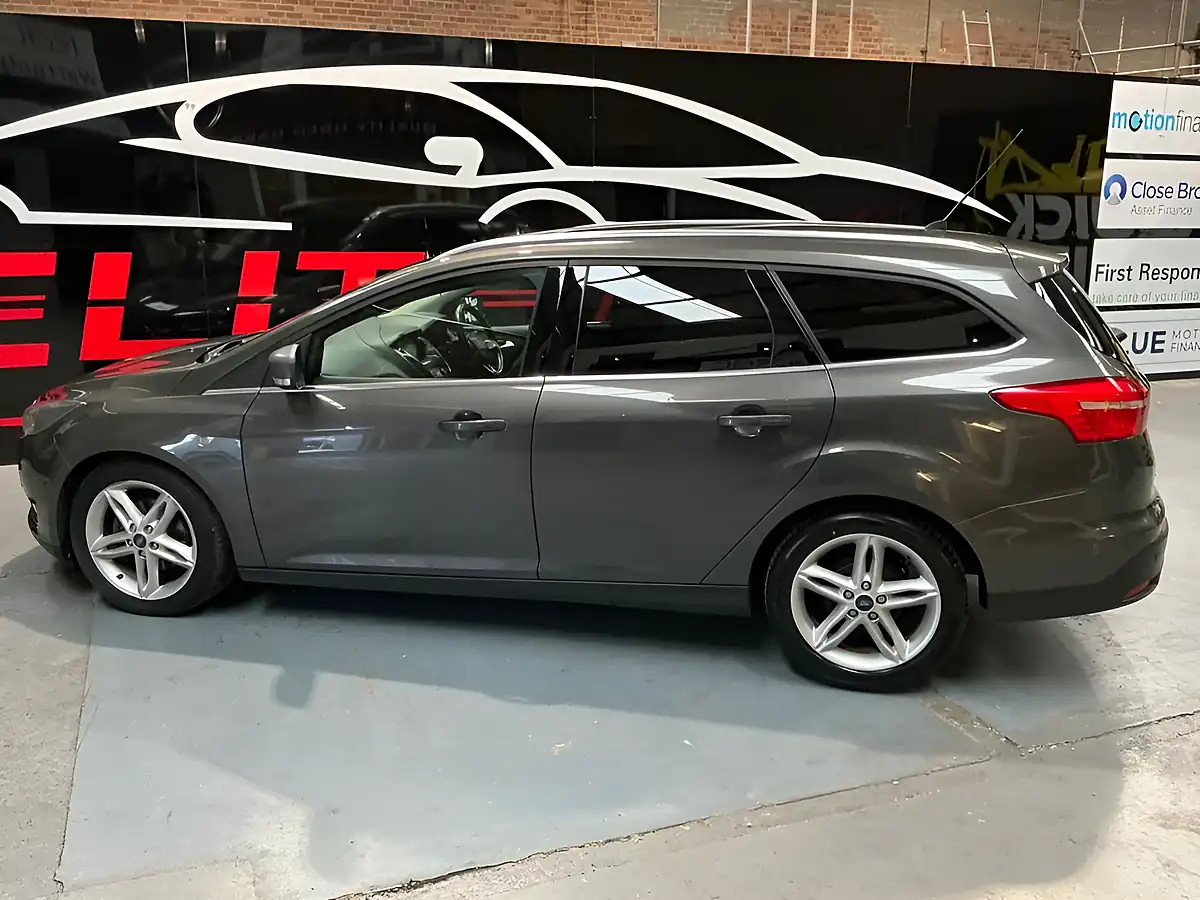 Used 2015 Ford Focus Titanium Grey - Interior and Exterior details 11