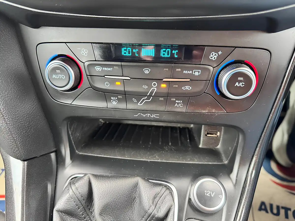 Used 2015 Ford Focus Titanium Grey - Interior and Exterior details 11