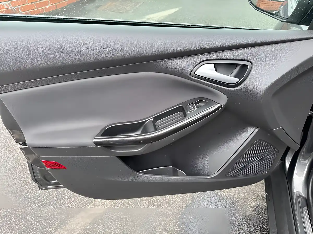Used 2015 Ford Focus Titanium Grey - Interior and Exterior details 15