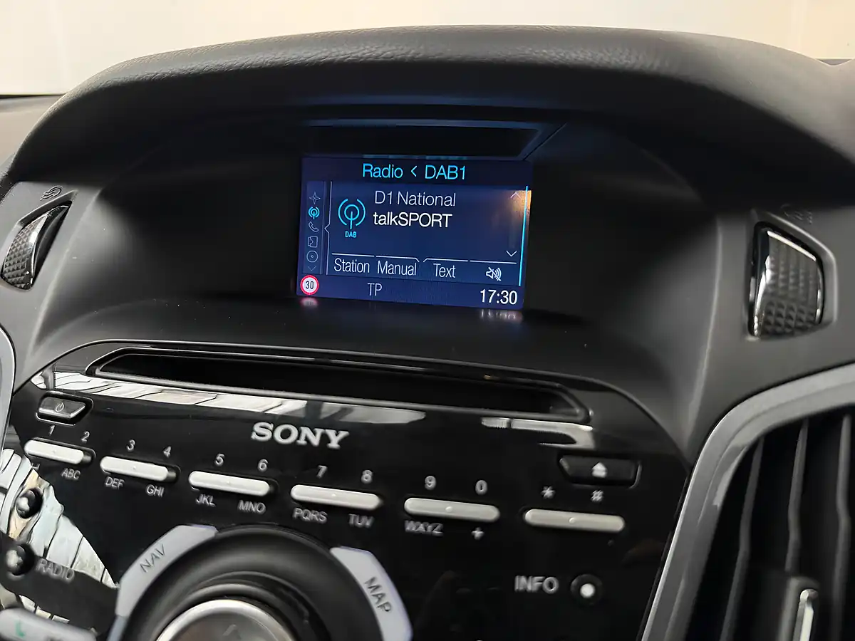 Used 2015 Ford Focus Titanium Navigator White - Interior and Exterior details 11