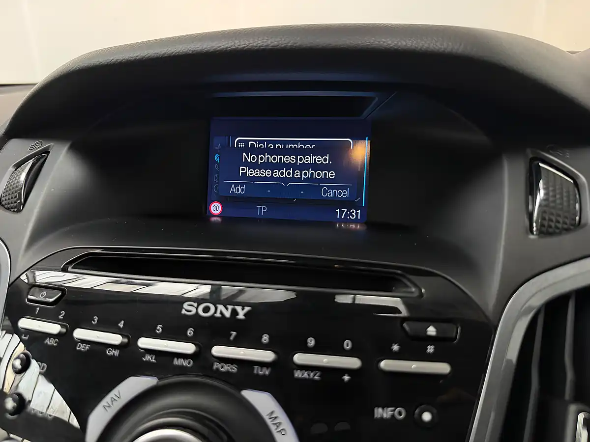 Used 2015 Ford Focus Titanium Navigator White - Interior and Exterior details 12