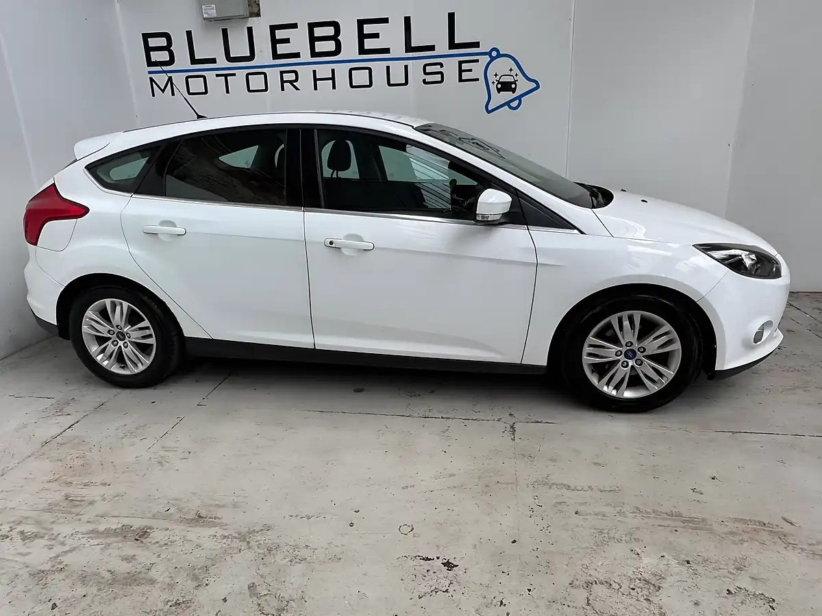 Used 2015 Ford Focus Titanium Navigator White - Interior and Exterior details 7