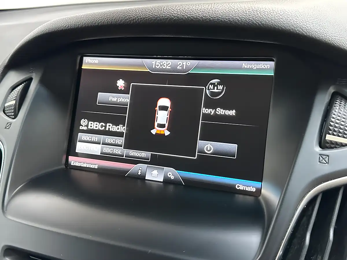 Used 2015 Ford Focus Titanium Panther Black - Interior and Exterior details 11