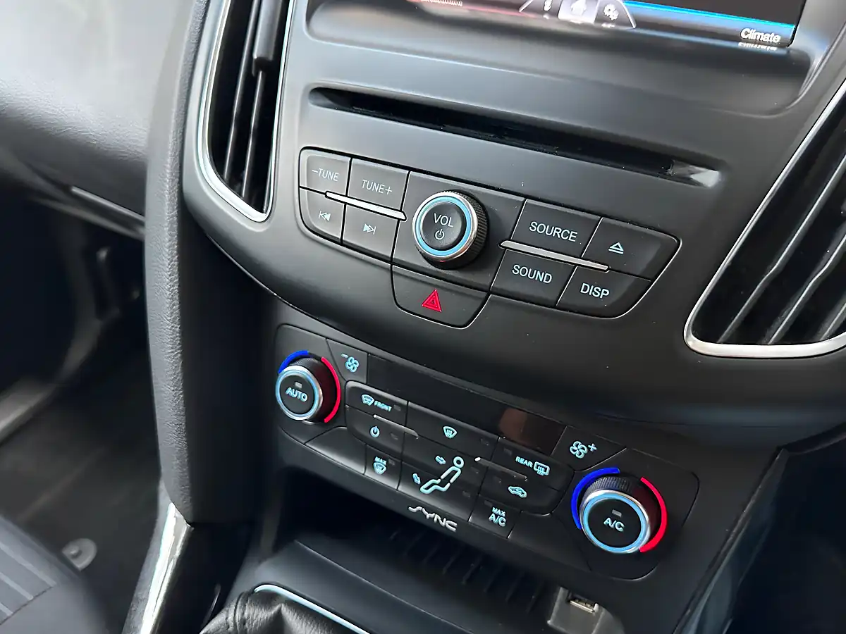 Used 2015 Ford Focus Titanium Panther Black - Interior and Exterior details 15