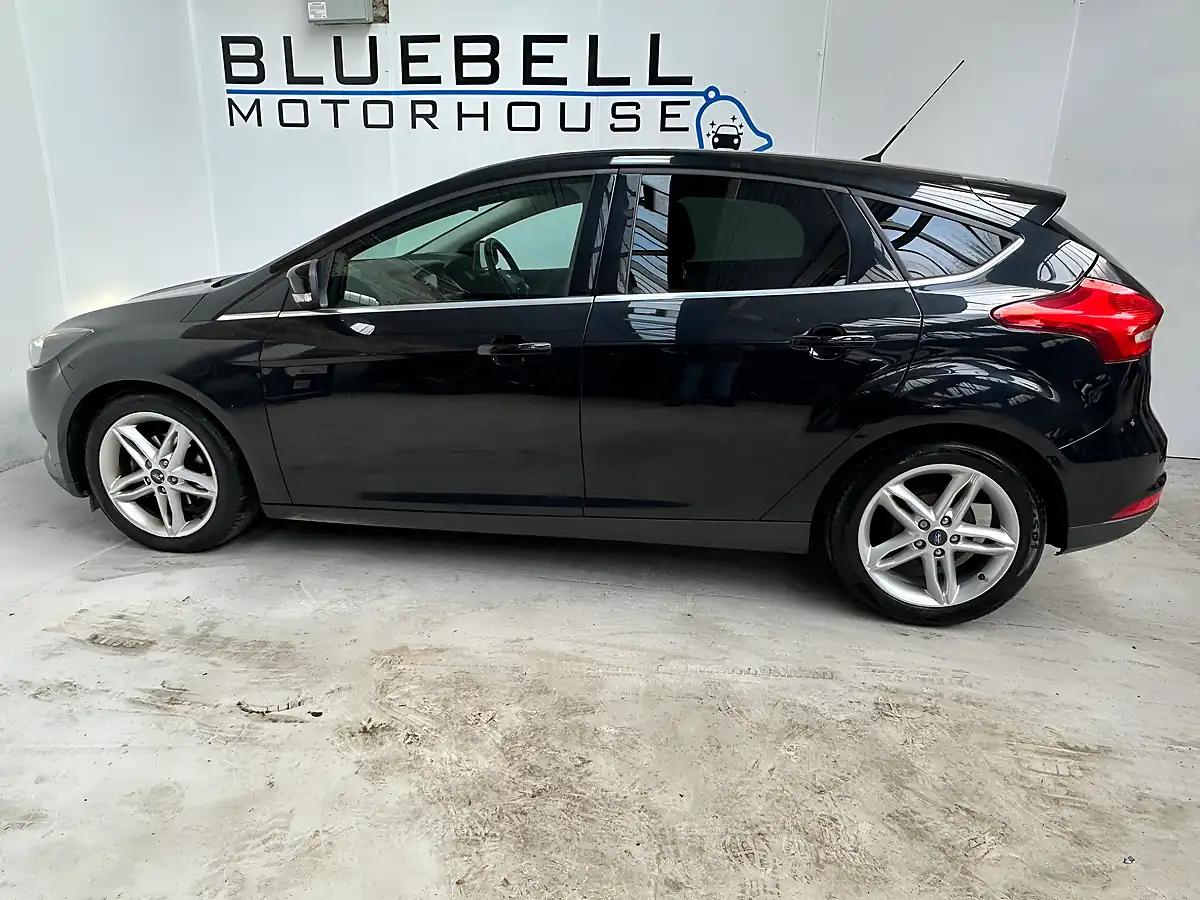 Used 2015 Ford Focus Titanium Panther Black - Interior and Exterior details 6