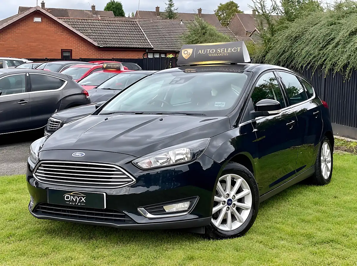 Used 2015 Ford Focus Titanium Panther Black - Interior and Exterior details 5