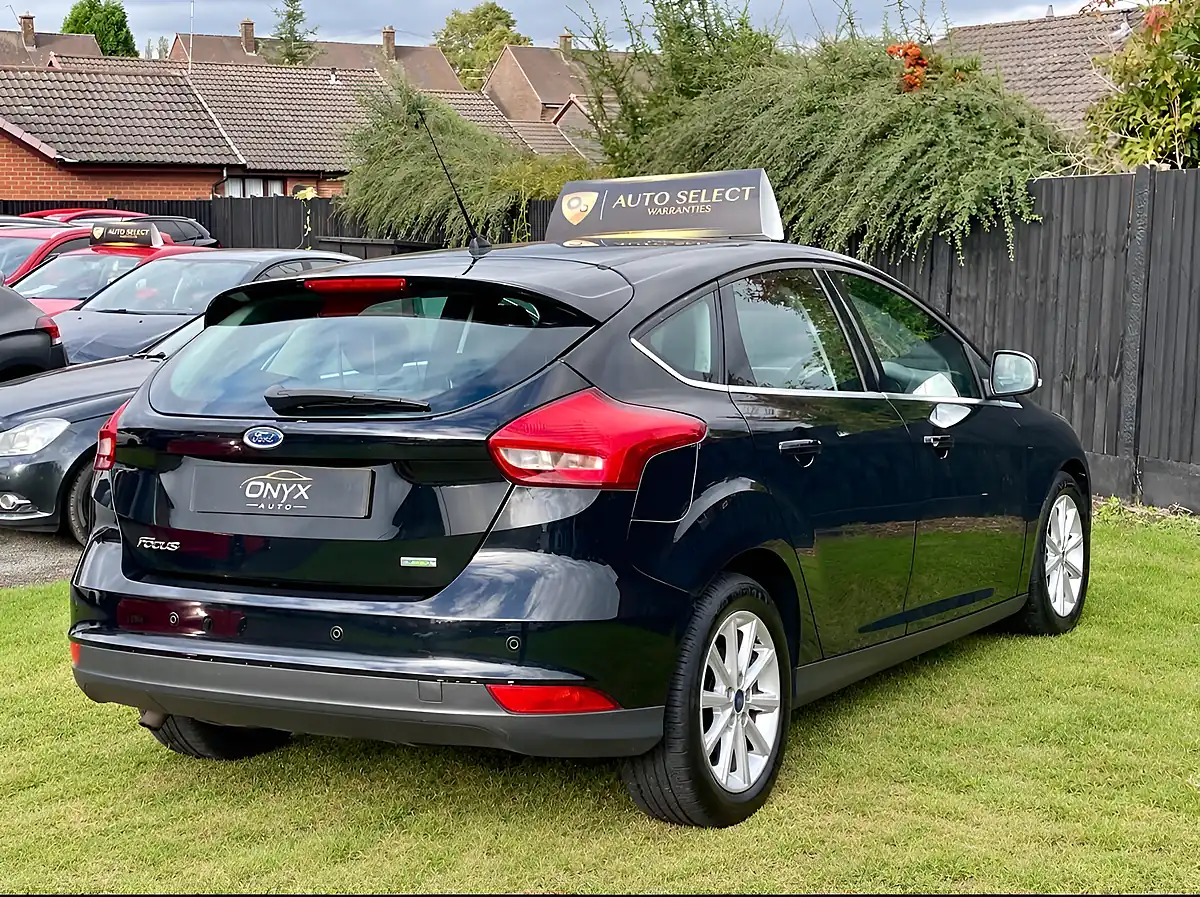 Used 2015 Ford Focus Titanium Panther Black - Interior and Exterior details 8