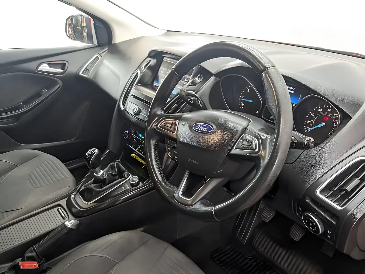 Used 2015 Ford Focus Titanium Red - Interior and Exterior details 11