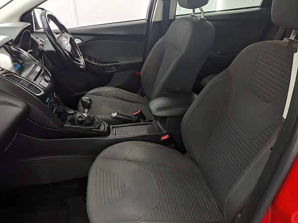 Used 2015 Ford Focus Titanium Red - Interior and Exterior details 12