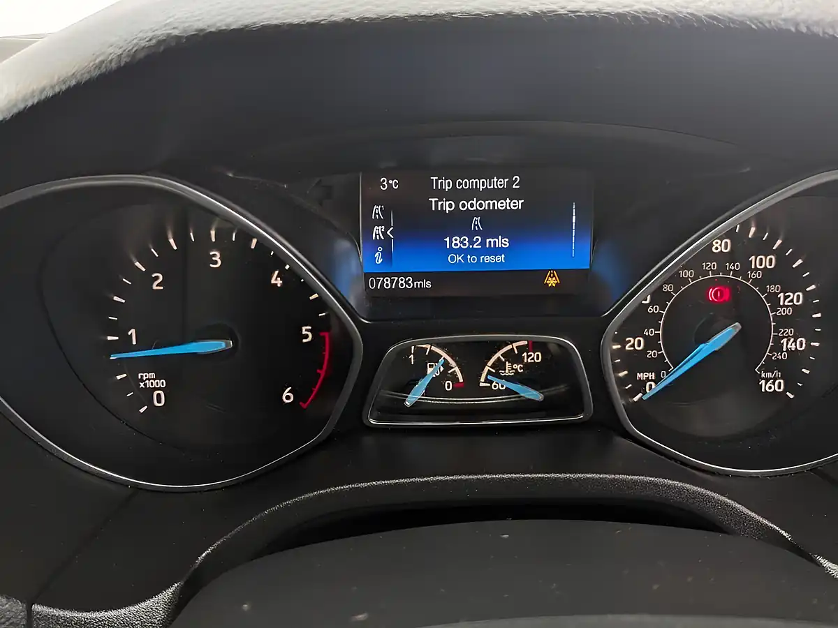 Used 2015 Ford Focus Titanium Red - Interior and Exterior details 18