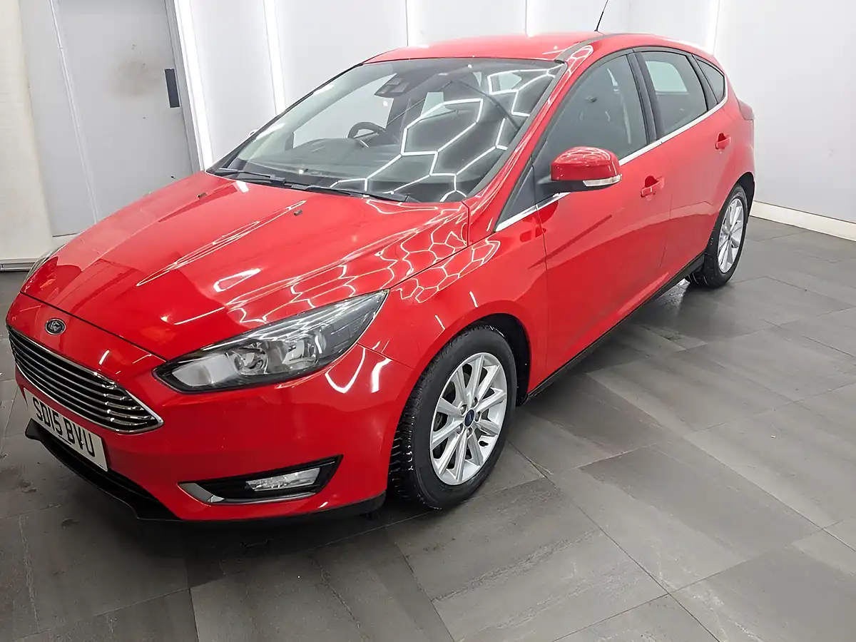 Used 2015 Ford Focus Titanium Red - Interior and Exterior details 3