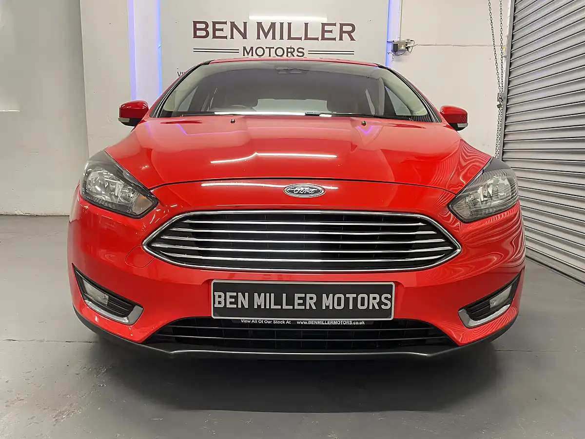 Used 2015 Ford Focus Titanium Red - Interior and Exterior details 10