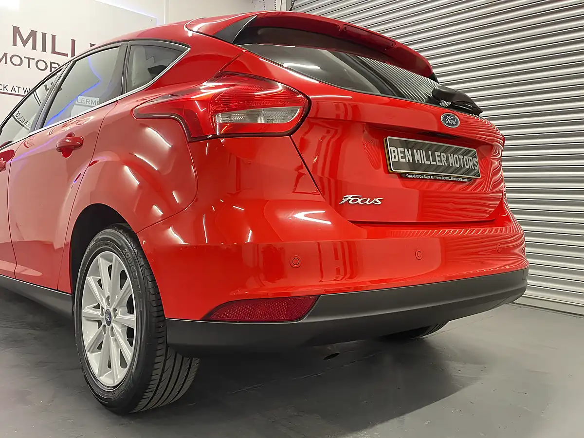 Used 2015 Ford Focus Titanium Red - Interior and Exterior details 11