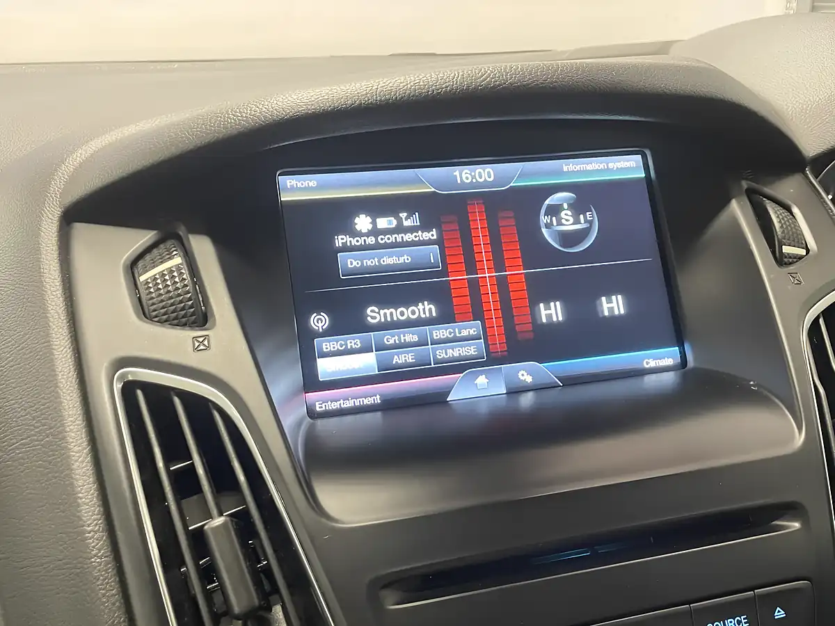 Used 2015 Ford Focus Titanium Red - Interior and Exterior details 16