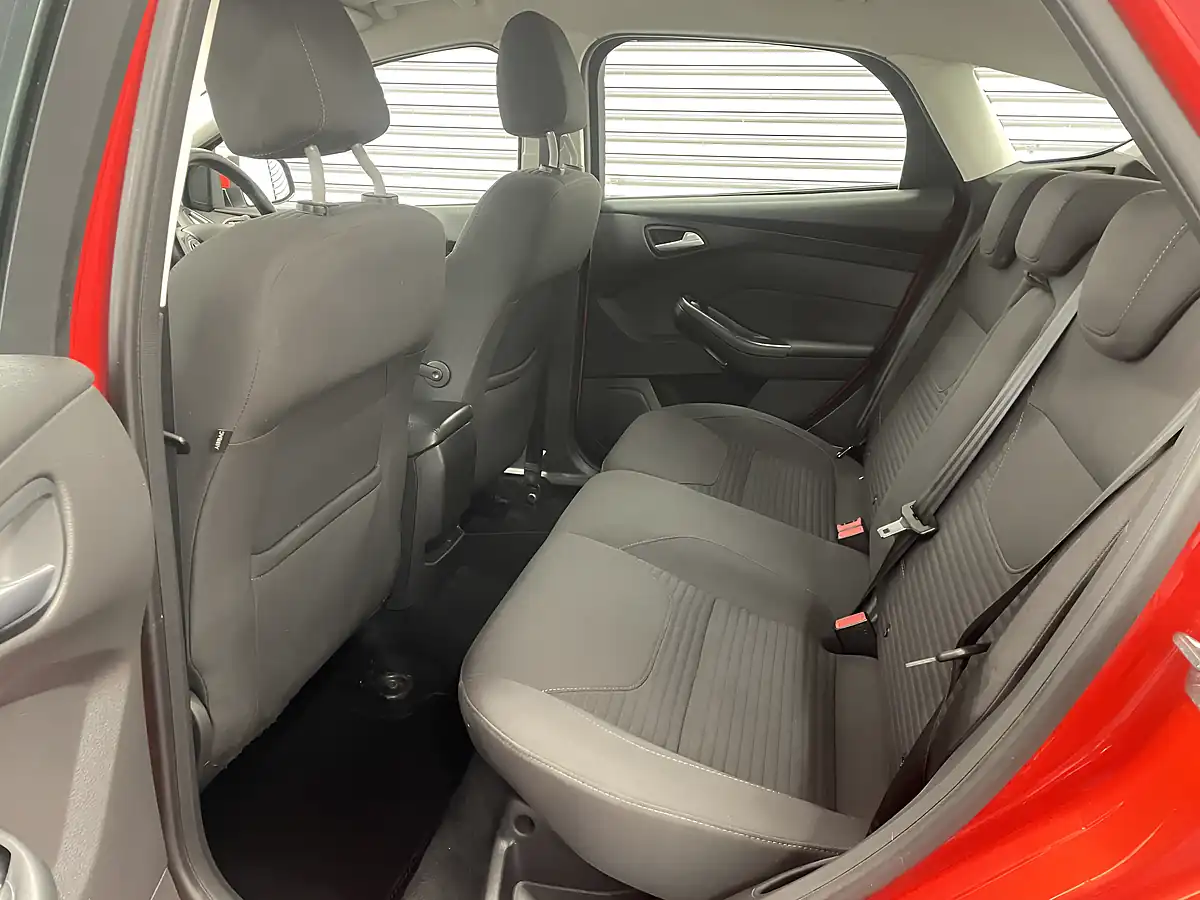 Used 2015 Ford Focus Titanium Red - Interior and Exterior details 18