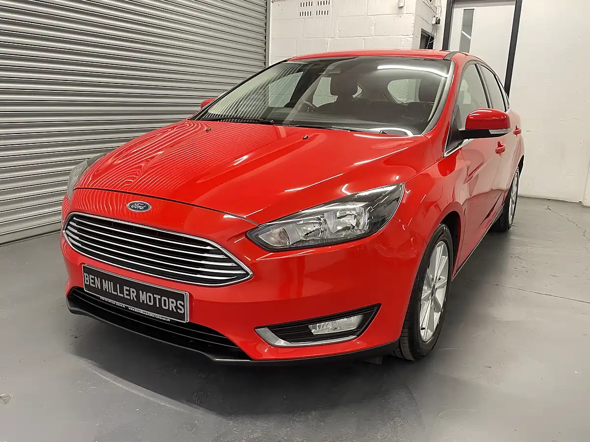 Used 2015 Ford Focus Titanium Red - Interior and Exterior details 3