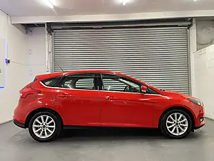 Used 2015 Ford Focus Titanium Red - Interior and Exterior details 4
