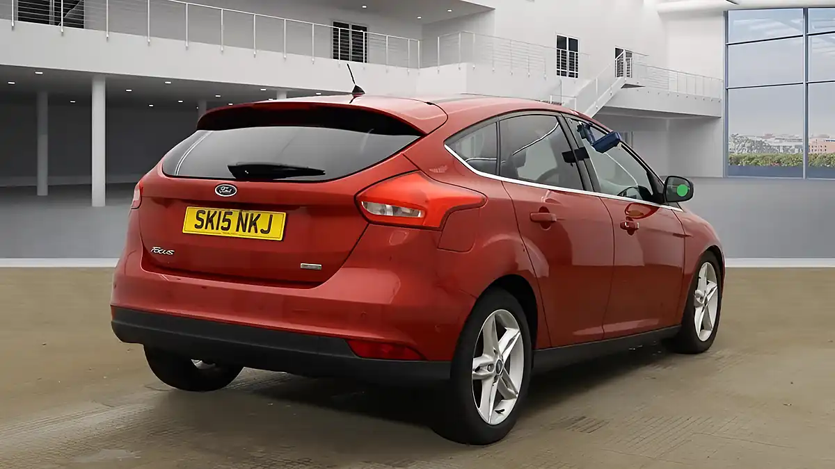 Used 2015 Ford Focus Titanium Red - Interior and Exterior details 4
