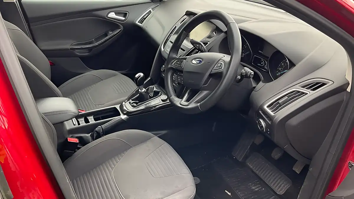 Used 2015 Ford Focus Titanium Red - Interior and Exterior details 7