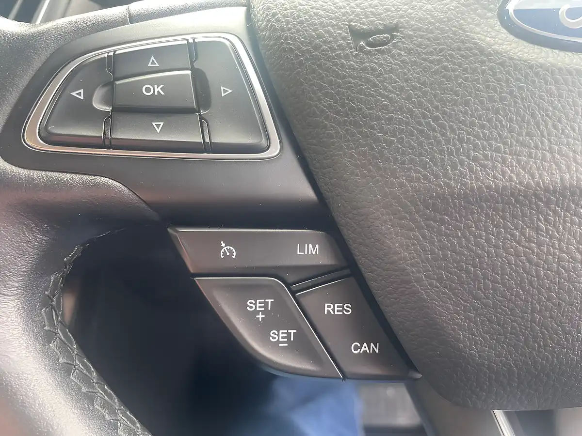 Used 2015 Ford Focus Titanium Red - Interior and Exterior details 17