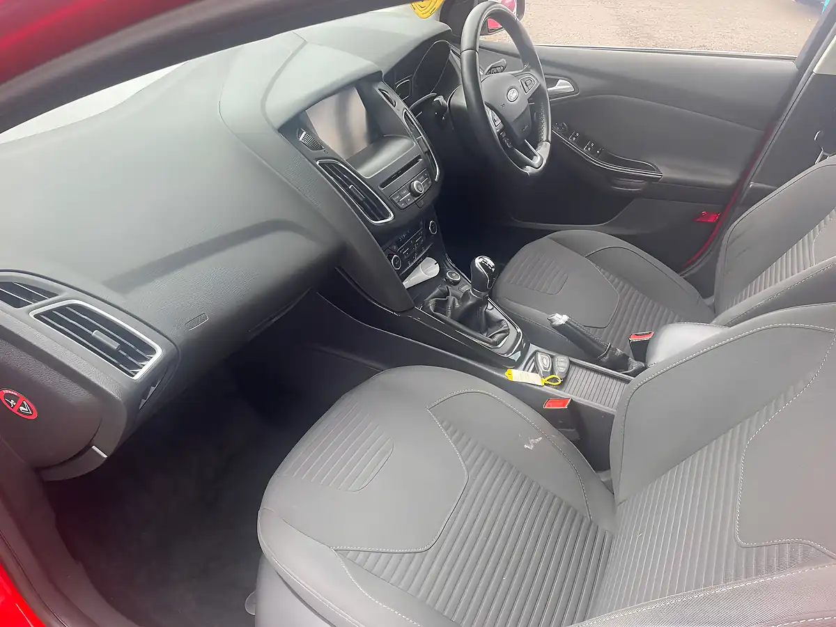 Used 2015 Ford Focus Titanium Red - Interior and Exterior details 8