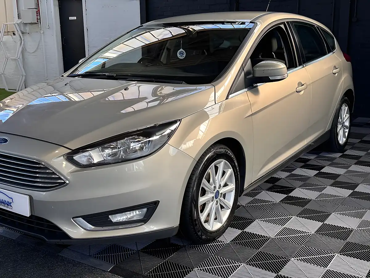 Used 2015 Ford Focus Titanium Silver - Interior and Exterior details 11