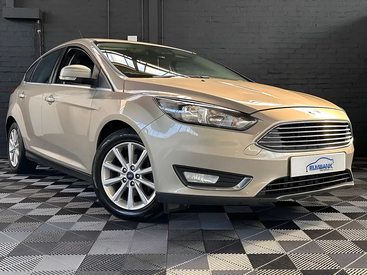 Used 2015 Ford Focus Titanium Silver - Interior and Exterior details 14