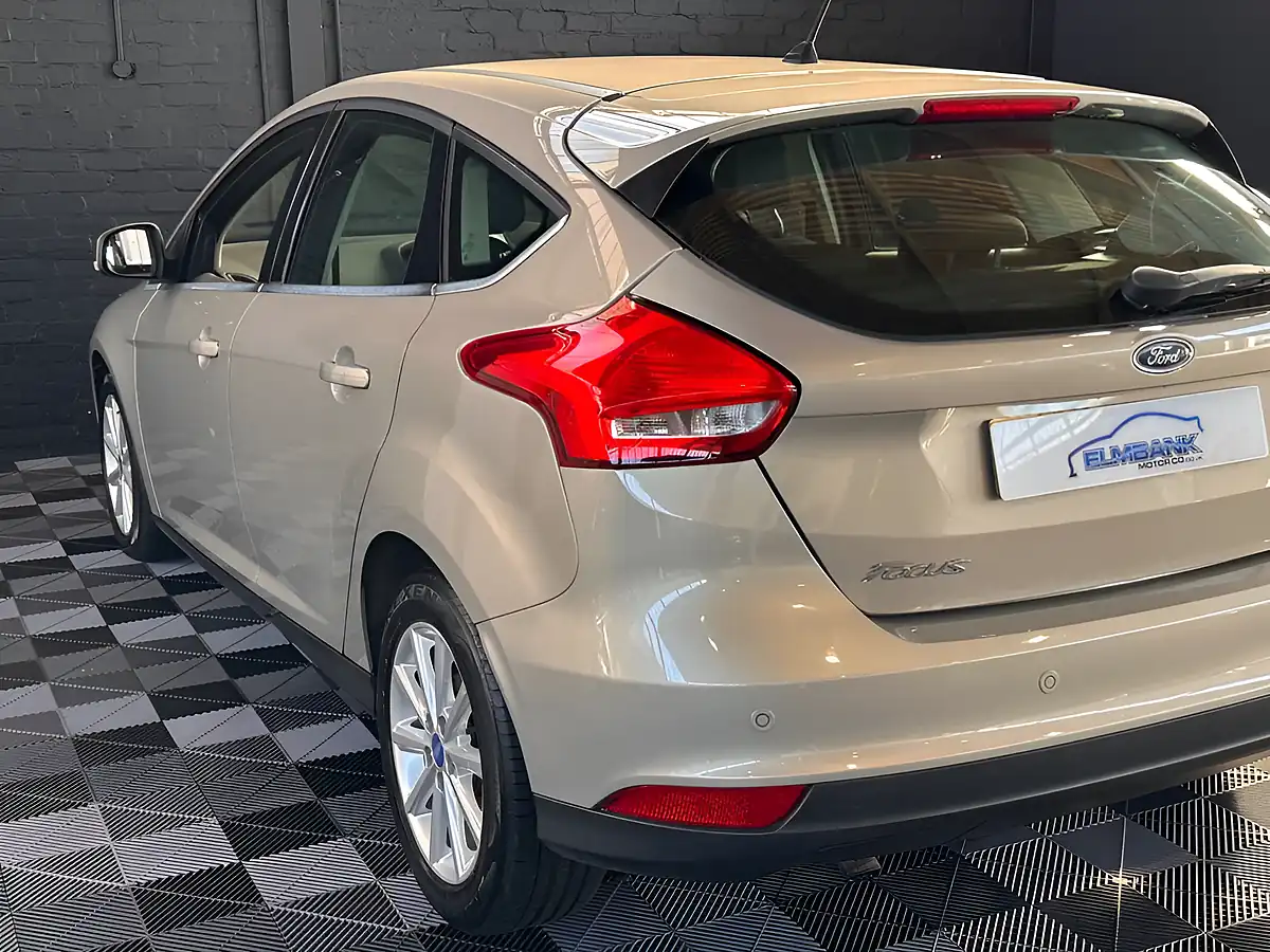 Used 2015 Ford Focus Titanium Silver - Interior and Exterior details 16