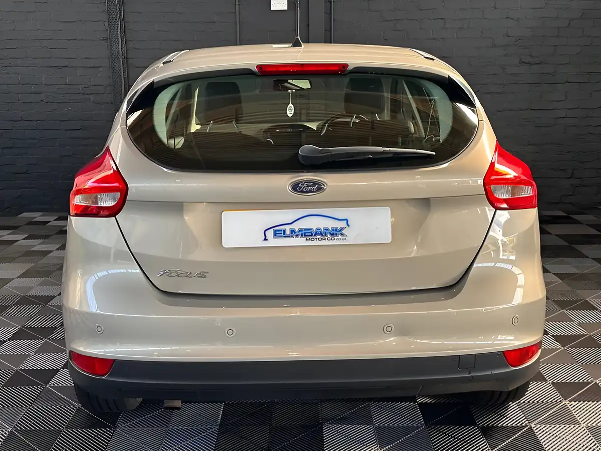 Used 2015 Ford Focus Titanium Silver - Interior and Exterior details 18