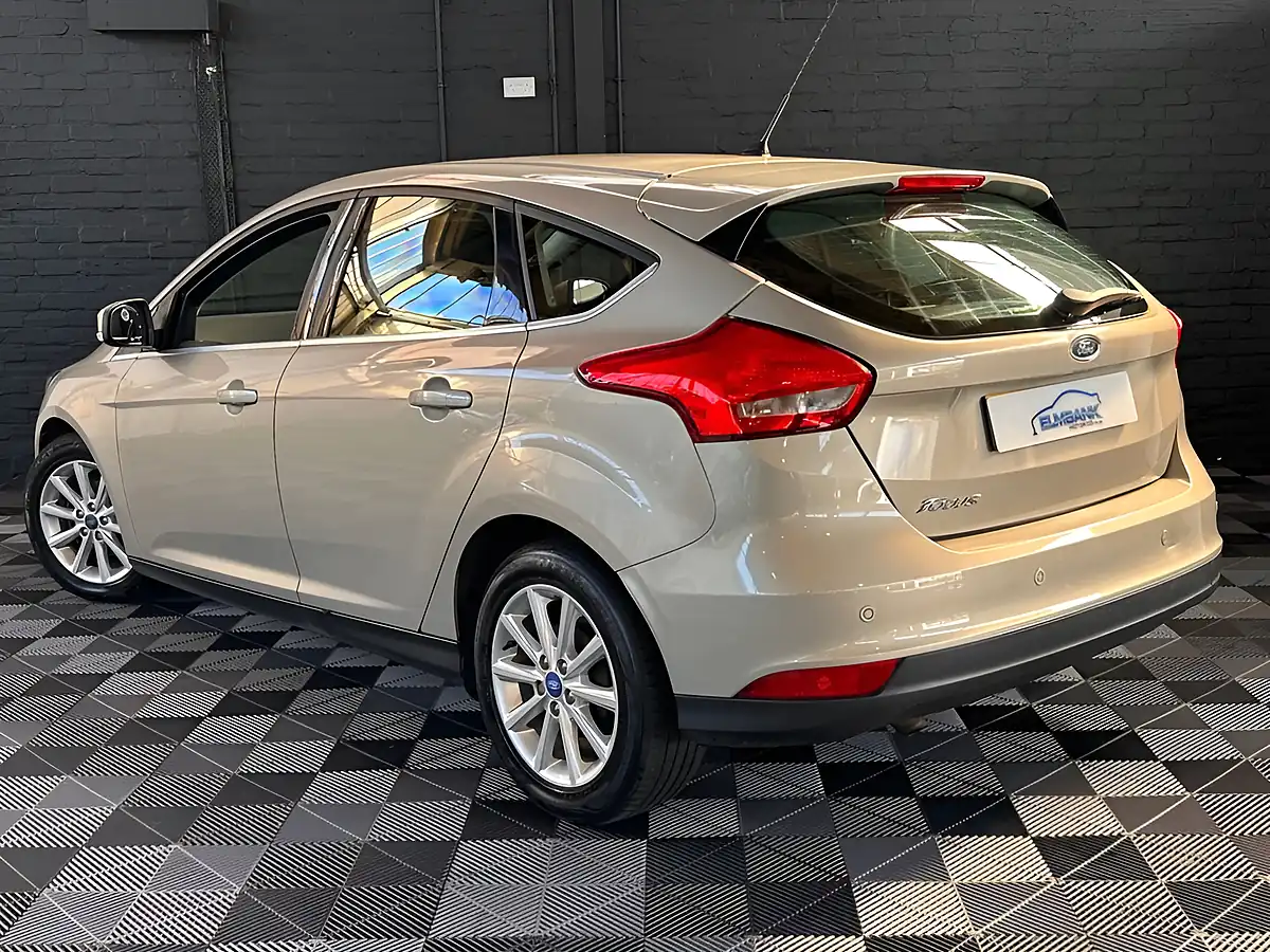 Used 2015 Ford Focus Titanium Silver - Interior and Exterior details 19