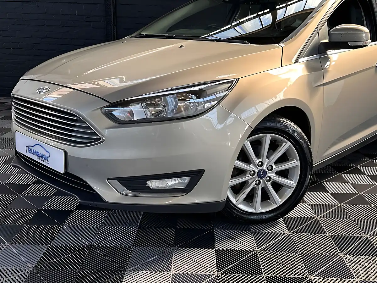 Used 2015 Ford Focus Titanium Silver - Interior and Exterior details 2