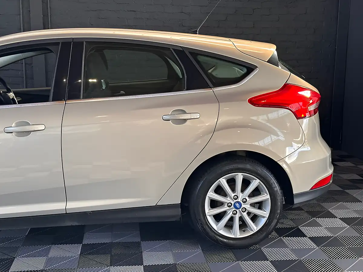 Used 2015 Ford Focus Titanium Silver - Interior and Exterior details 4
