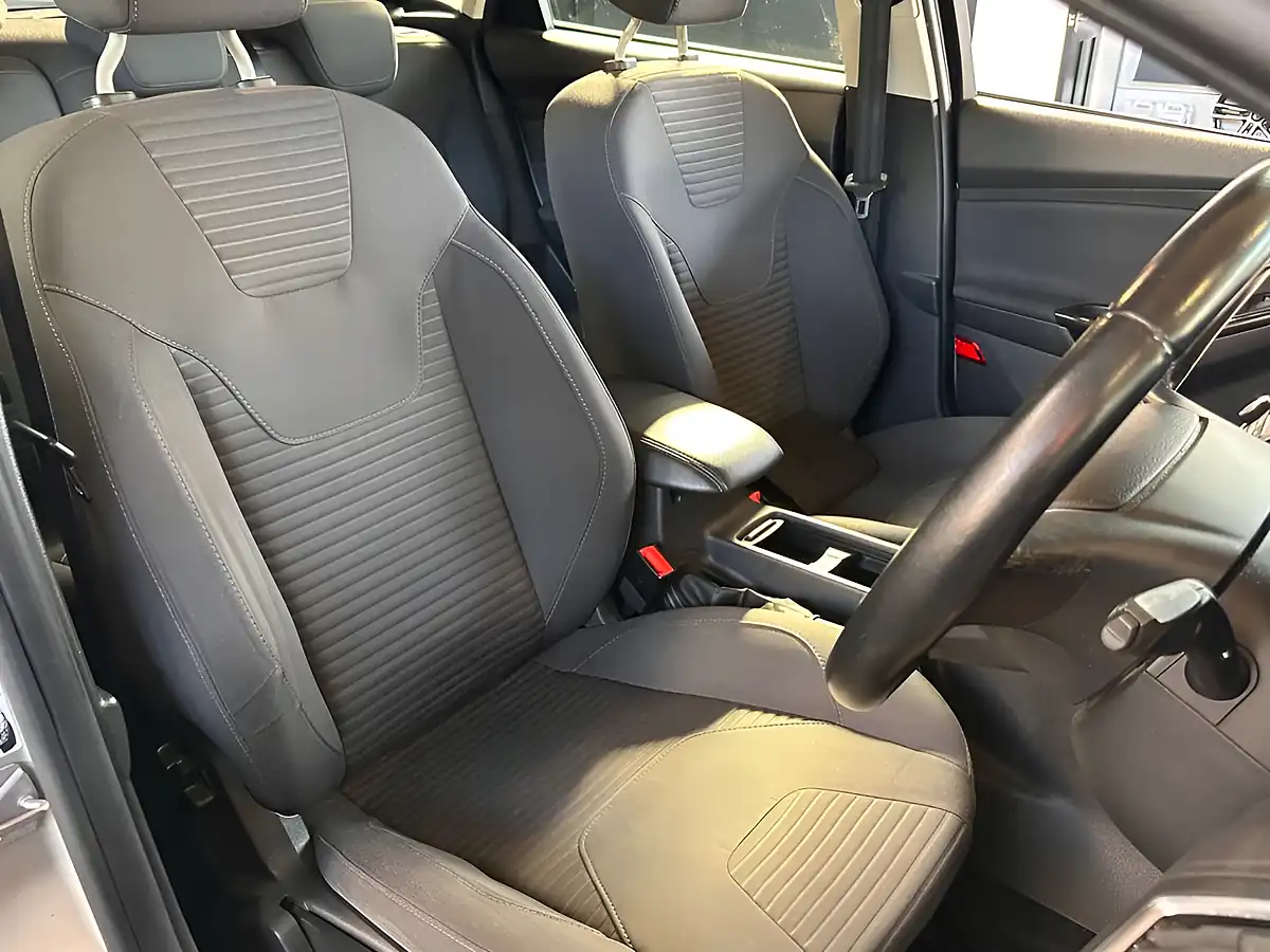 Used 2015 Ford Focus Titanium Silver - Interior and Exterior details 7