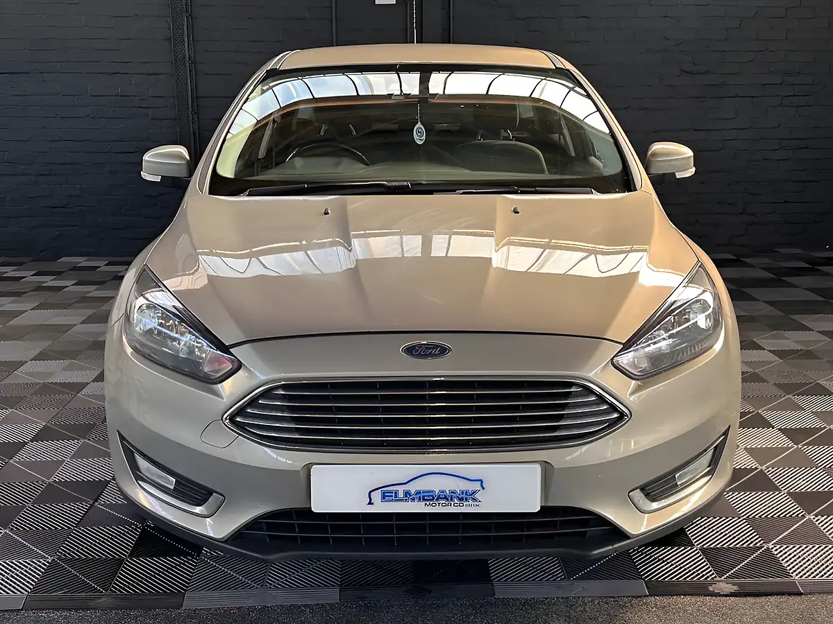 Used 2015 Ford Focus Titanium Silver - Interior and Exterior details 8