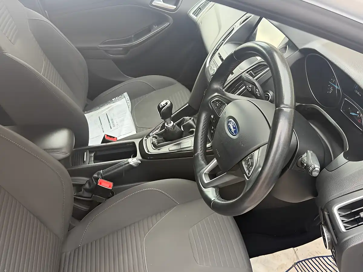 Used 2015 Ford Focus Titanium White - Interior and Exterior details 13