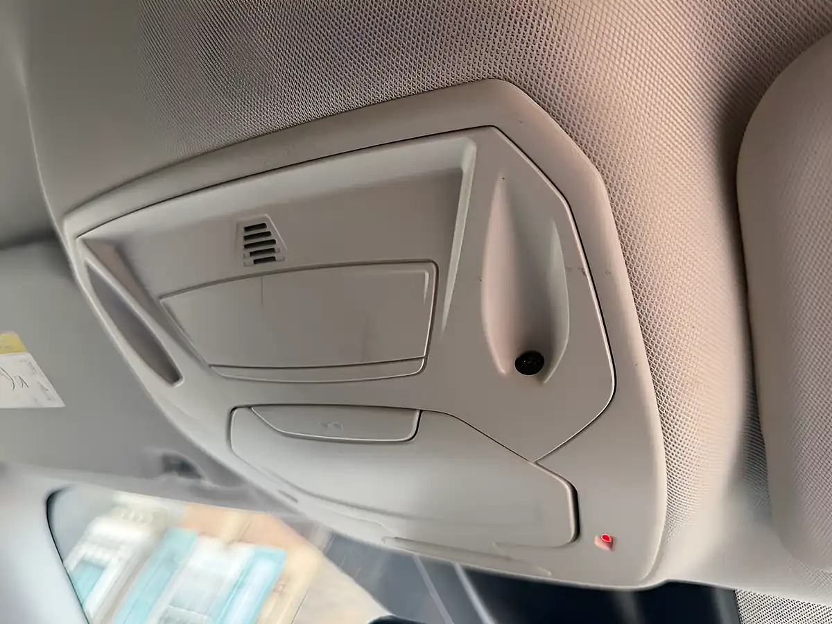 Used 2015 Ford Focus Titanium White - Interior and Exterior details 18