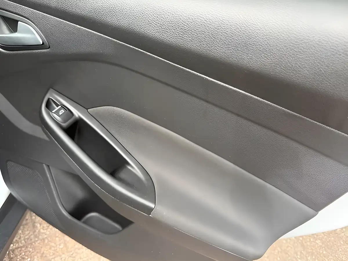 Used 2015 Ford Focus Titanium White - Interior and Exterior details 19